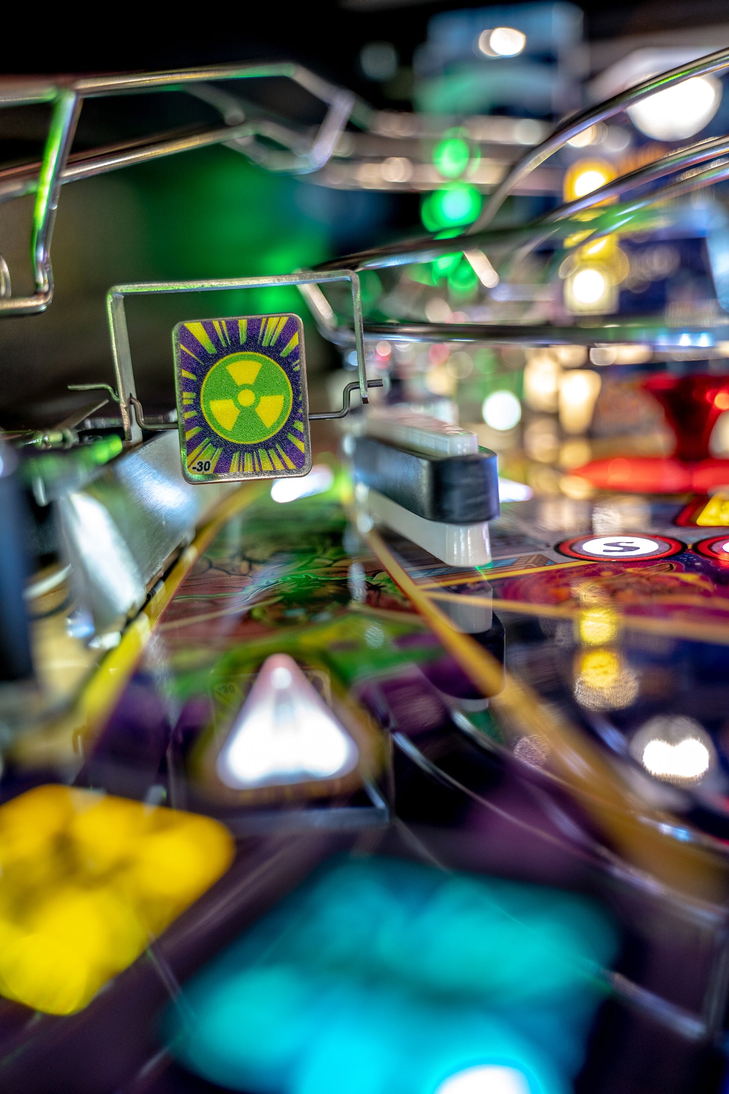 THE AVENGERS by Stern Pinball