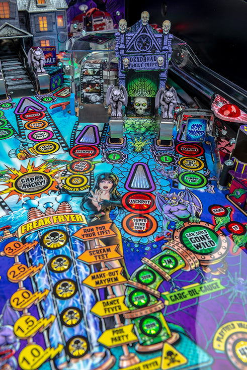 ELVIRA HOUSE OF HORRORS PREMIUM by Stern Pinball