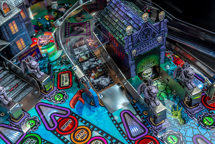 ELVIRA HOUSE OF HORRORS PREMIUM by Stern Pinball