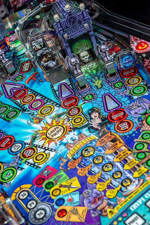 ELVIRA HOUSE OF HORRORS PREMIUM by Stern Pinball