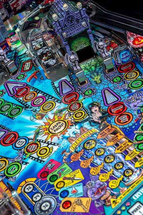 ELVIRA HOUSE OF HORRORS PREMIUM by Stern Pinball