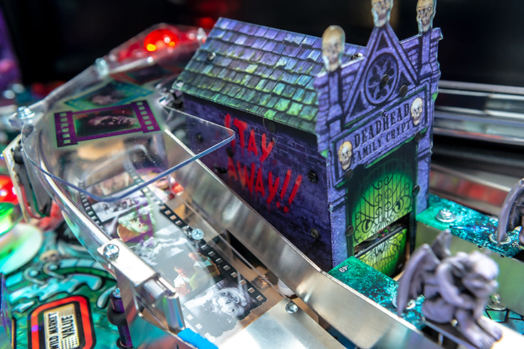 ELVIRA HOUSE OF HORRORS PREMIUM by Stern Pinball